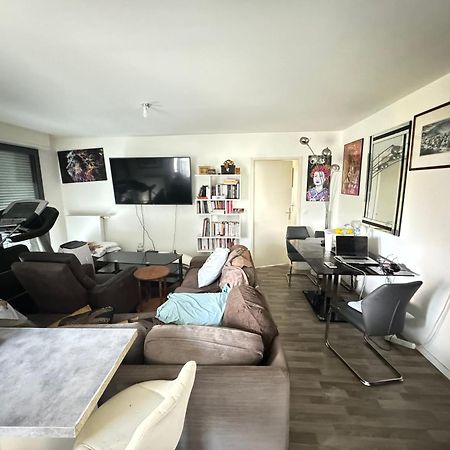 Grande Chambre 14 M2 Avec Salle De Bain Privative A Nanterre Prefecture Proche La Defense Arena Campus Sncf Et Paris Luaran gambar