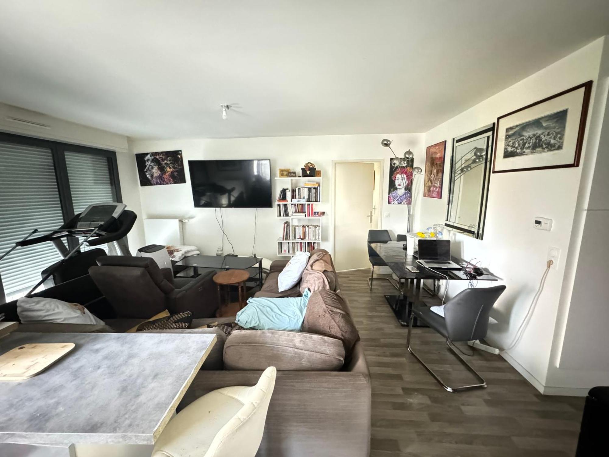 Grande Chambre 14 M2 Avec Salle De Bain Privative A Nanterre Prefecture Proche La Defense Arena Campus Sncf Et Paris Luaran gambar