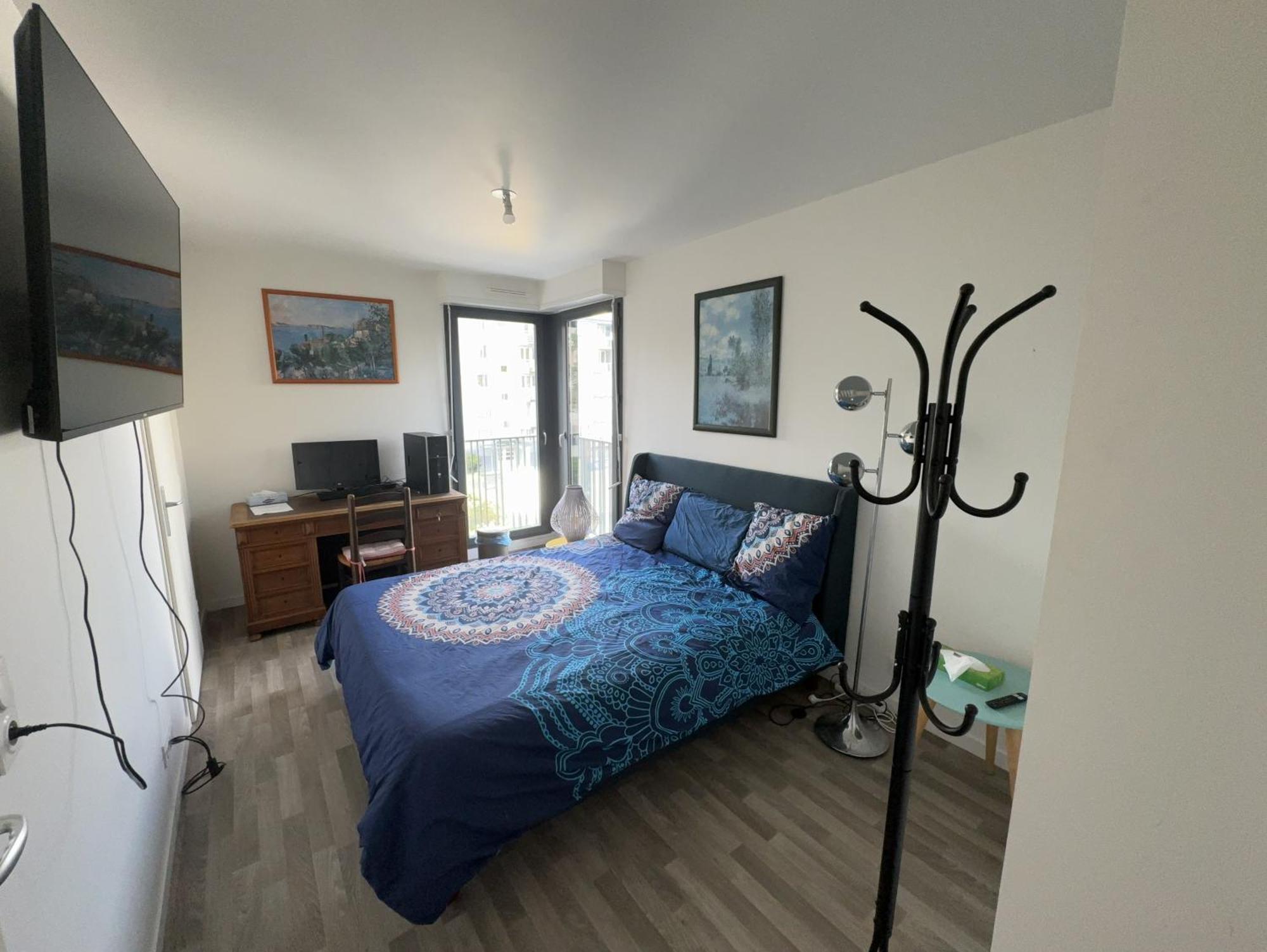 Grande Chambre 14 M2 Avec Salle De Bain Privative A Nanterre Prefecture Proche La Defense Arena Campus Sncf Et Paris Luaran gambar