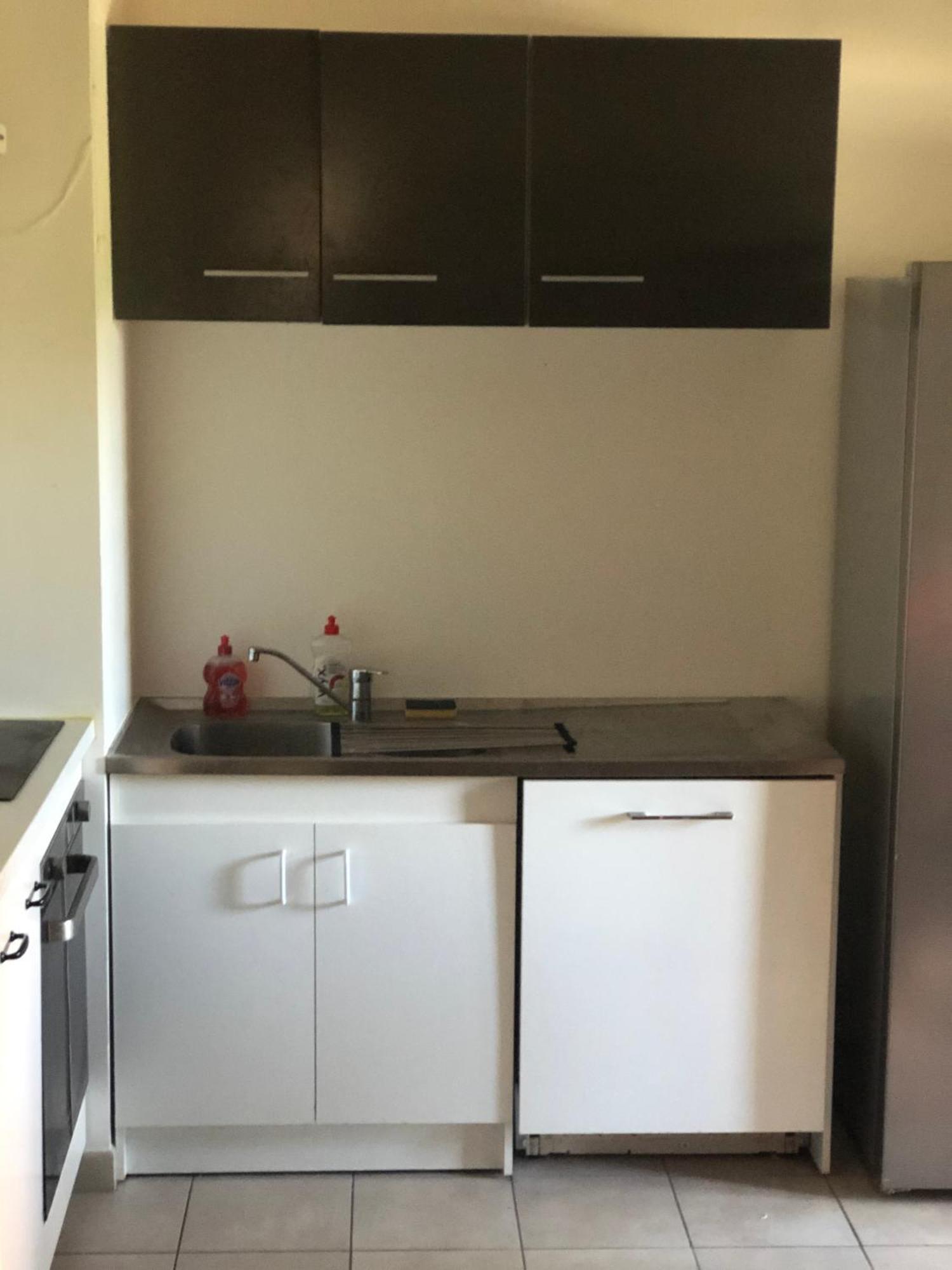 Grande Chambre 14 M2 Avec Salle De Bain Privative A Nanterre Prefecture Proche La Defense Arena Campus Sncf Et Paris Luaran gambar