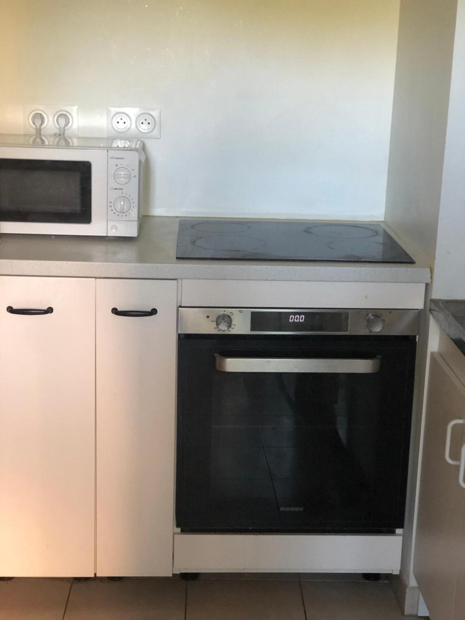 Grande Chambre 14 M2 Avec Salle De Bain Privative A Nanterre Prefecture Proche La Defense Arena Campus Sncf Et Paris Luaran gambar