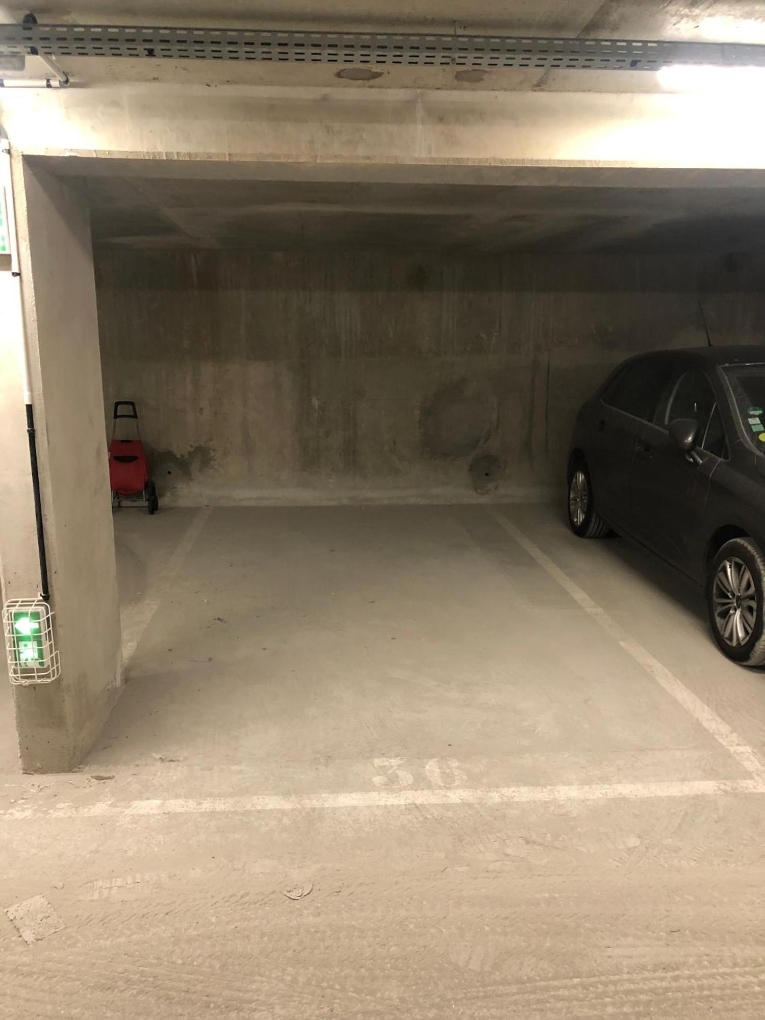 Grande Chambre 14 M2 Avec Salle De Bain Privative A Nanterre Prefecture Proche La Defense Arena Campus Sncf Et Paris Luaran gambar
