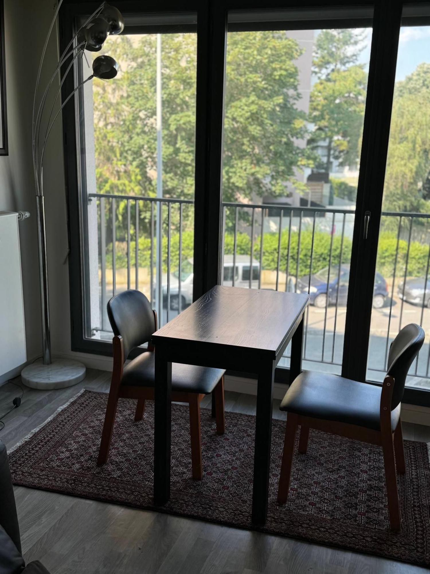 Grande Chambre 14 M2 Avec Salle De Bain Privative A Nanterre Prefecture Proche La Defense Arena Campus Sncf Et Paris Luaran gambar